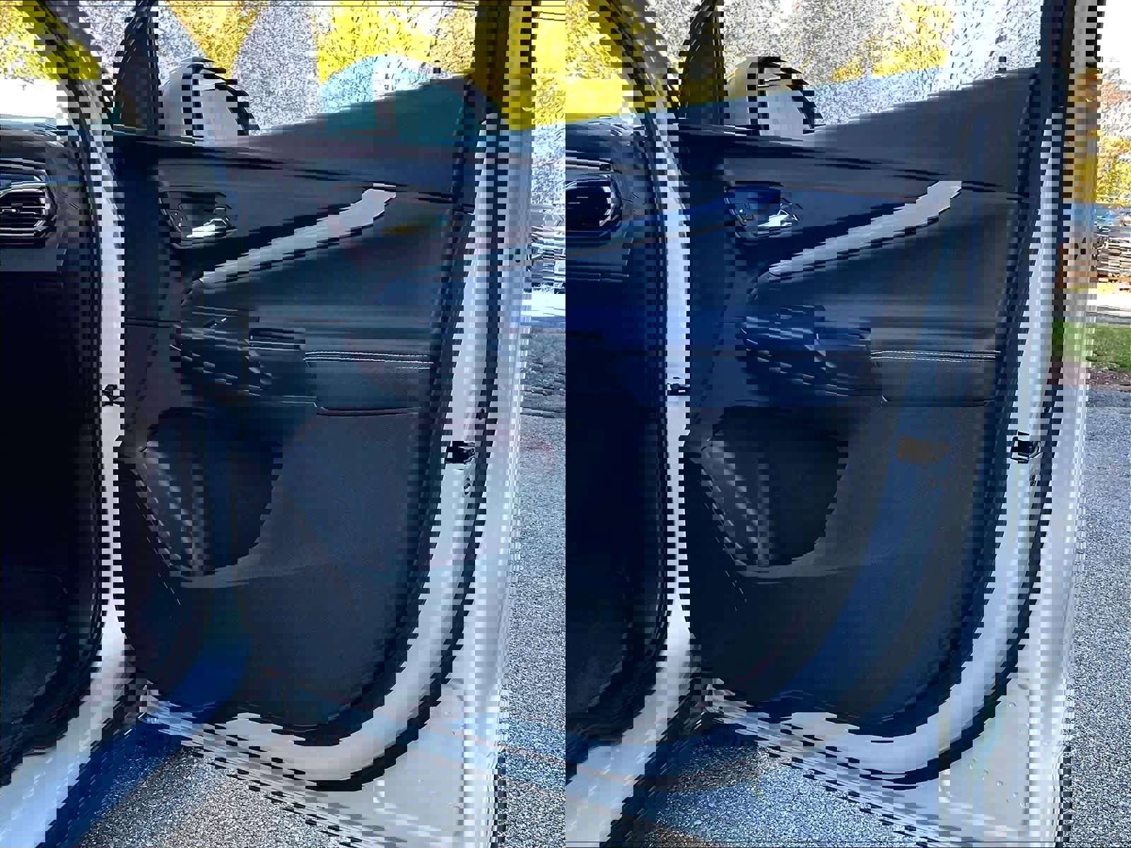 Certified 2023 Chevrolet Bolt EUV LT w/ Convenience Package image 12