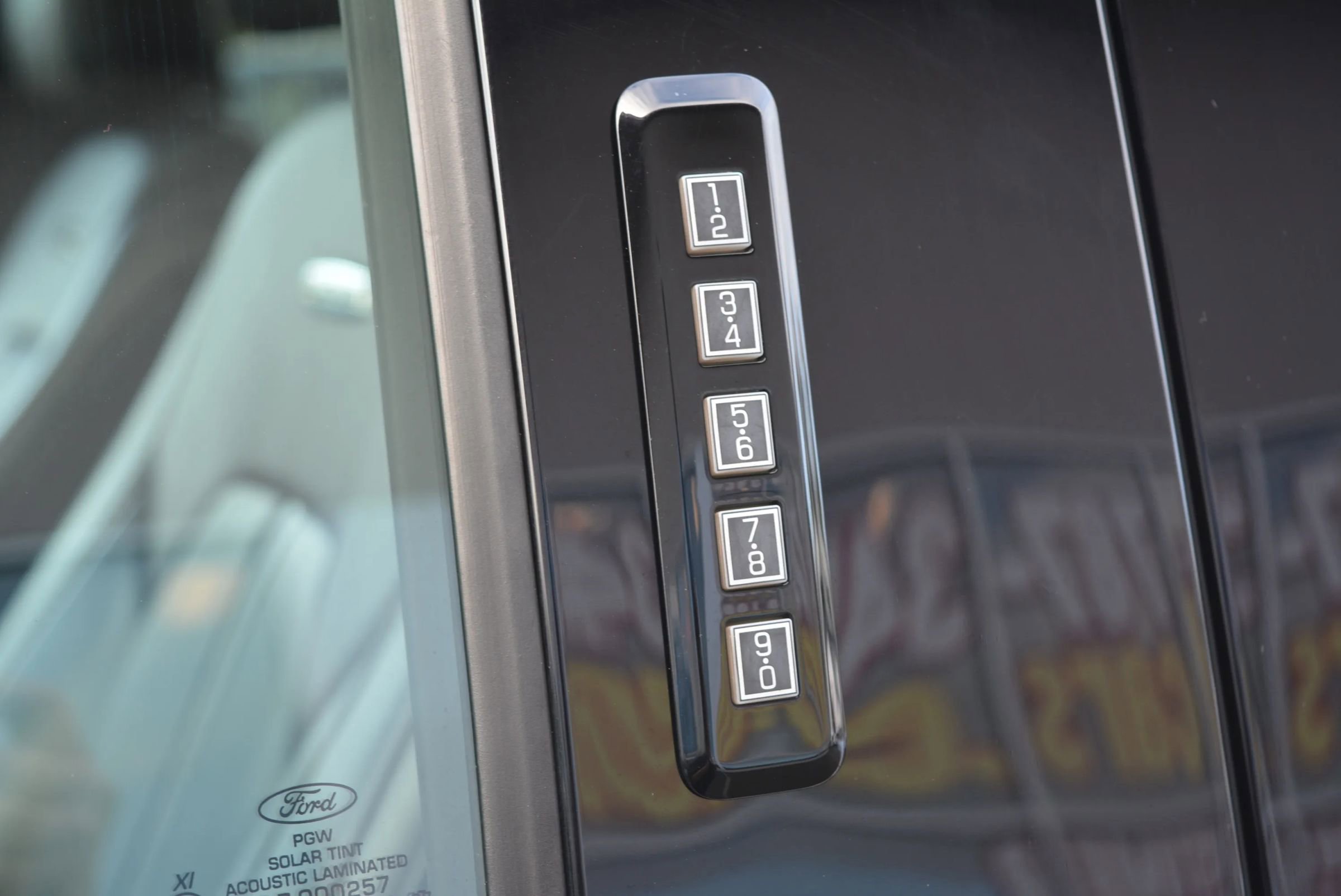 Used 2017 Ford F150 Platinum w/ Technology Package image 11