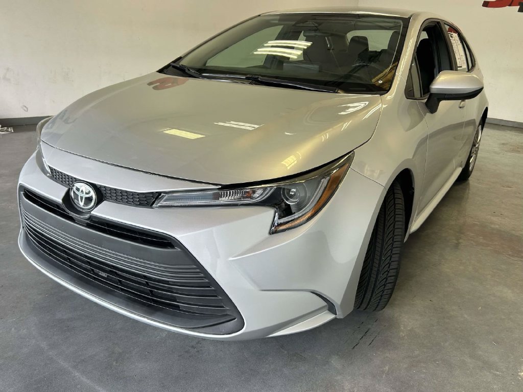 Certified 2025 Toyota Corolla LE FWD image 7