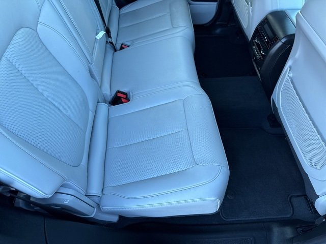 Used 2022 Jeep Grand Cherokee Overland w/ Advanced Protech Group III image 13