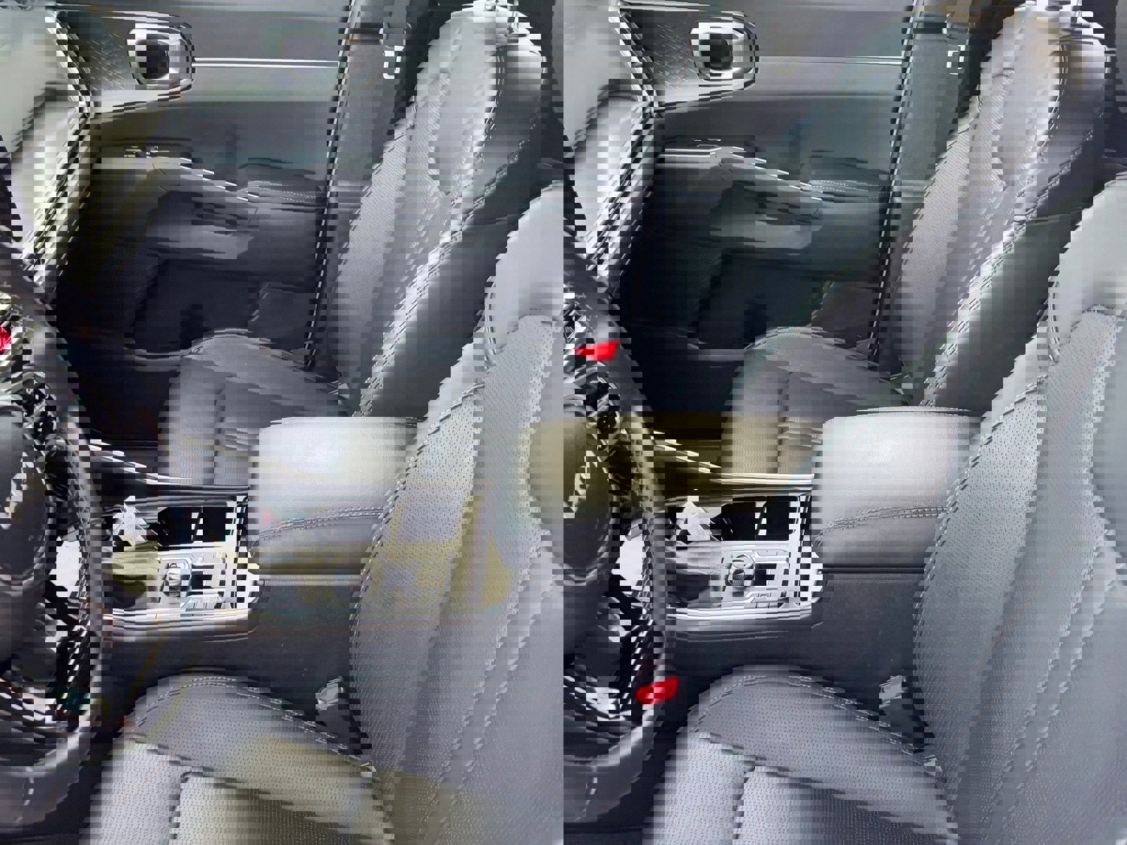 Used 2024 Kia Sorento S image 17