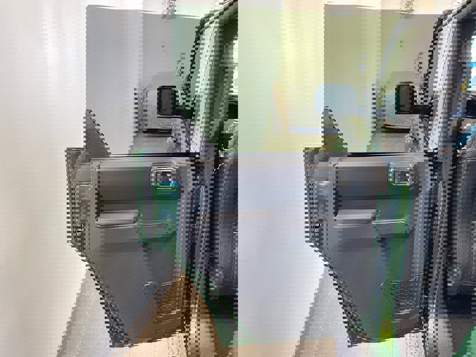 New 2025 Ford Bronco Outer Banks image 9