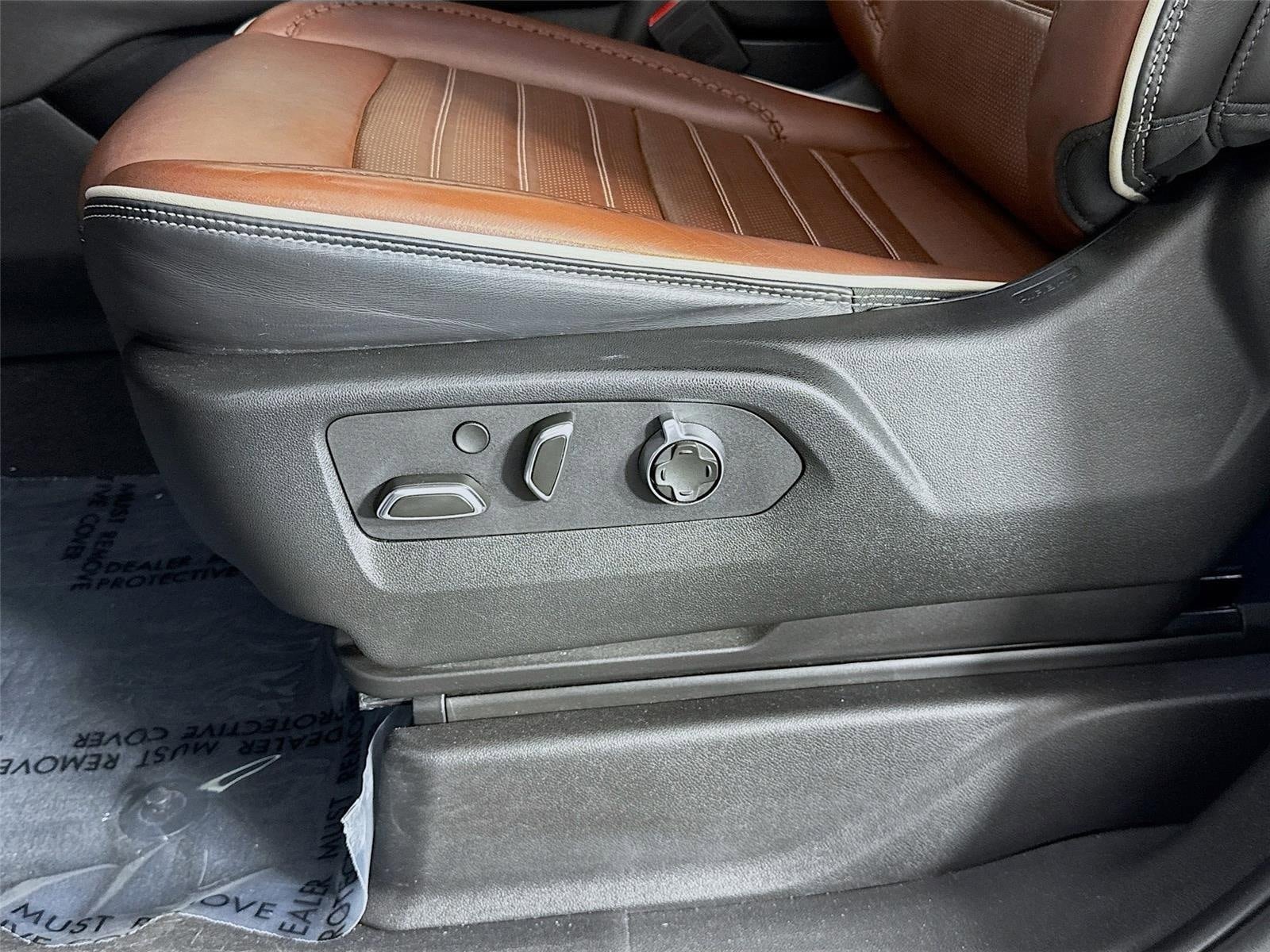 Used 2023 GMC Yukon XL Denali Ultimate w/ LPO, Floor Liner Package AWD/4WD image 22