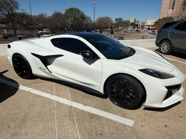 Used 2025 Chevrolet Corvette Z06 w/ Stealth Interior Trim Package RWD image 1