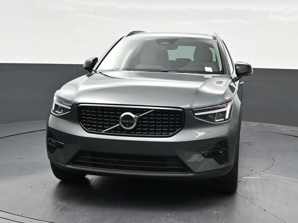 New 2026 Volvo XC40 B5 Plus AWD/4WD image 8