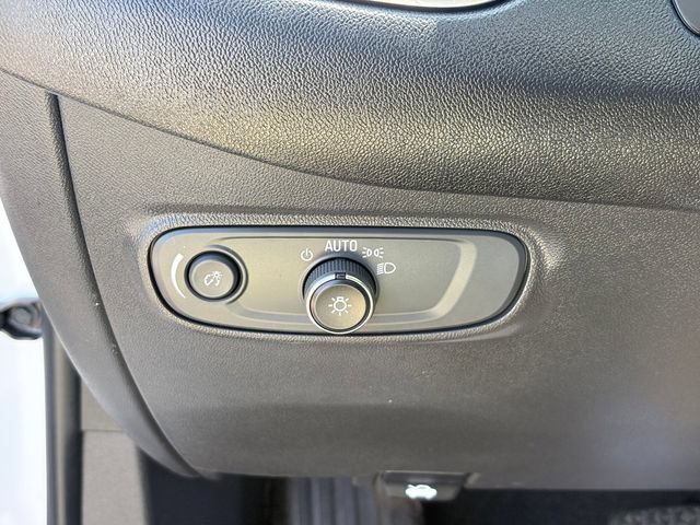 Used 2023 Chevrolet Equinox LS w/ LS Convenience Package FWD image 24