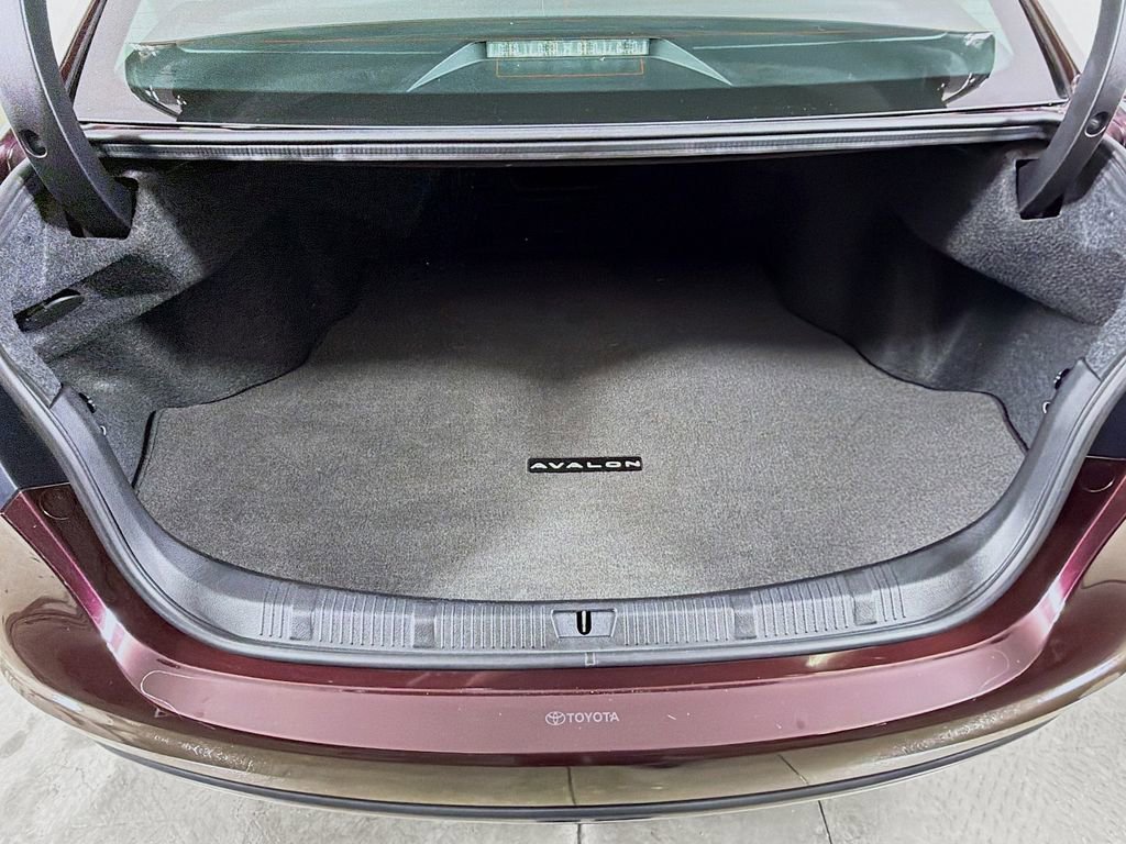 Used 2018 Toyota Avalon Limited w/ Carpet Mat Package FWD image 24