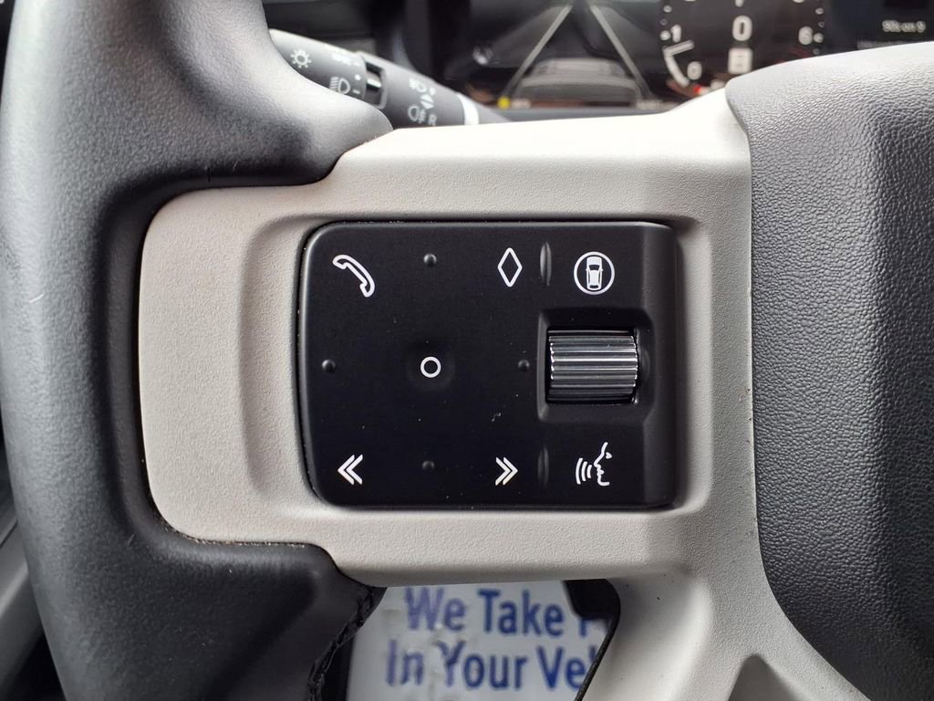 Used 2025 Land Rover Defender 110 S image 13
