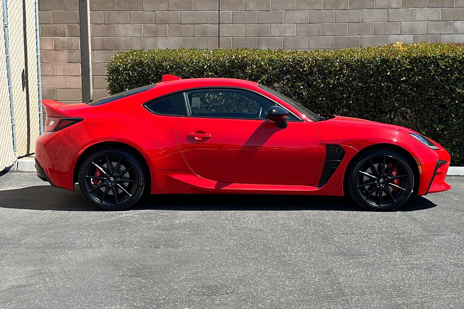 Used 2024 Toyota GR86 Premium w/ Performance Package RWD image 3
