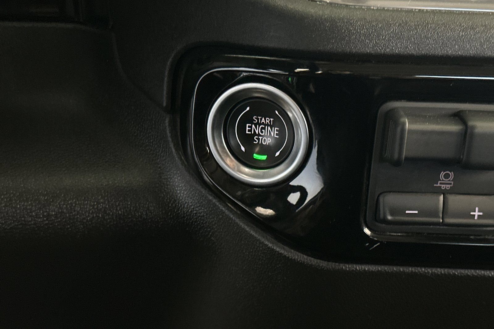 Used 2024 Chevrolet Silverado 3500 LT AWD/4WD image 29