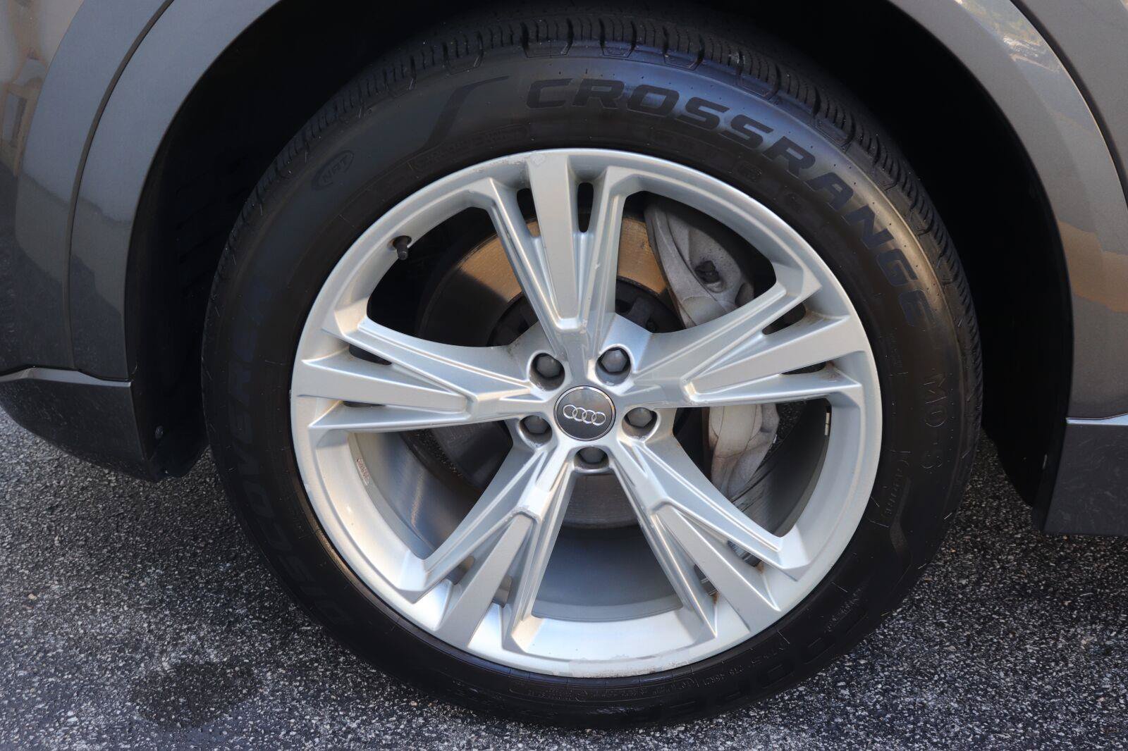 Used 2019 Audi Q8 Premium w/ Convenience Package AWD/4WD image 39