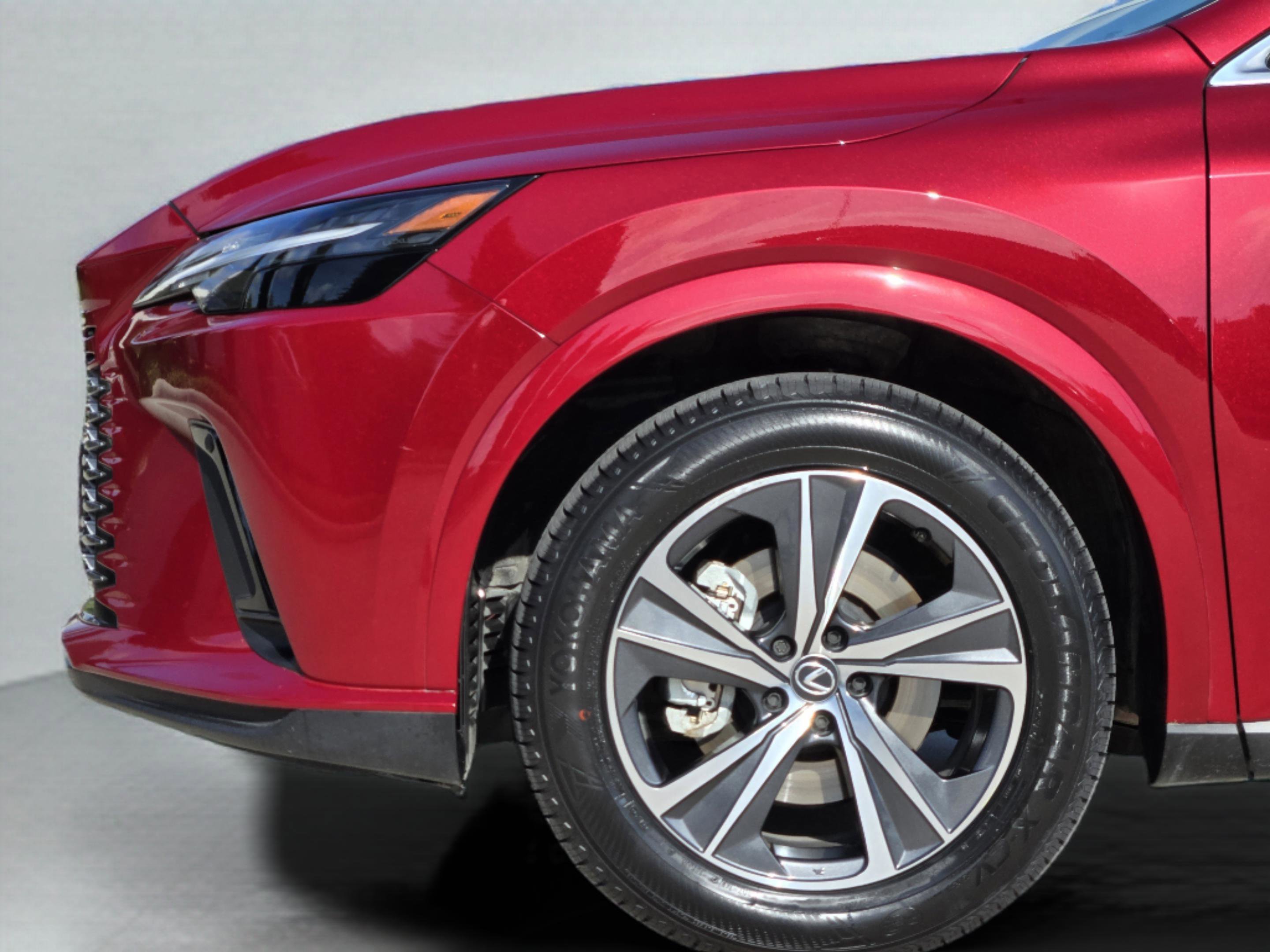 Used 2024 Lexus RX 350h w/ Accessory Package (Z1) image 34