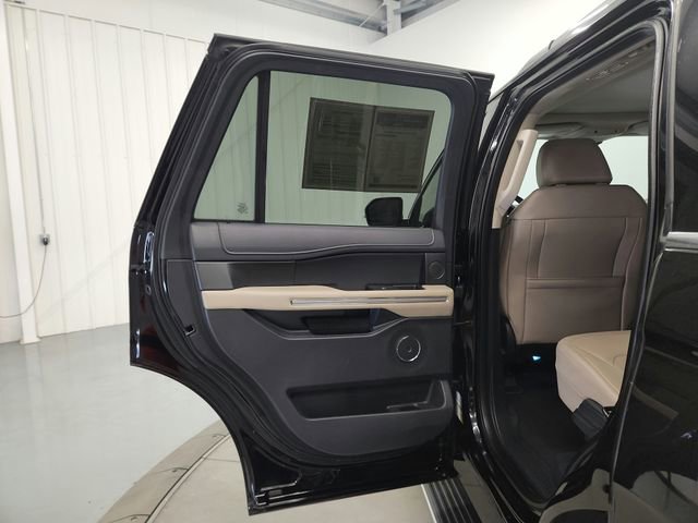 Used 2024 Ford Expedition Limited image 31