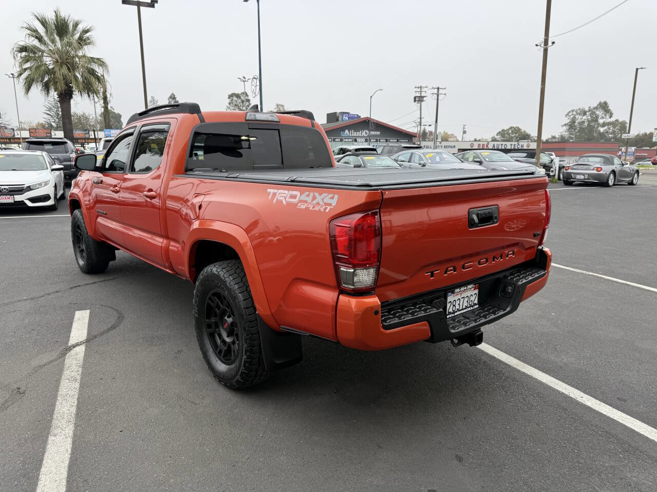 Used 2017 Toyota Tacoma TRD Sport image 5