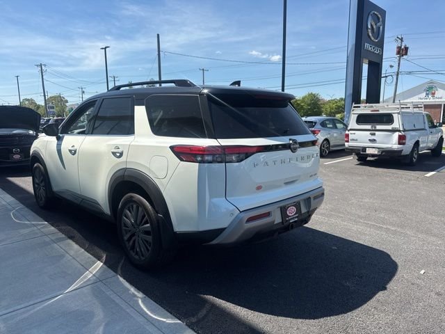 Used 2024 Nissan Pathfinder SL w/ SL Premium Package AWD/4WD image 6