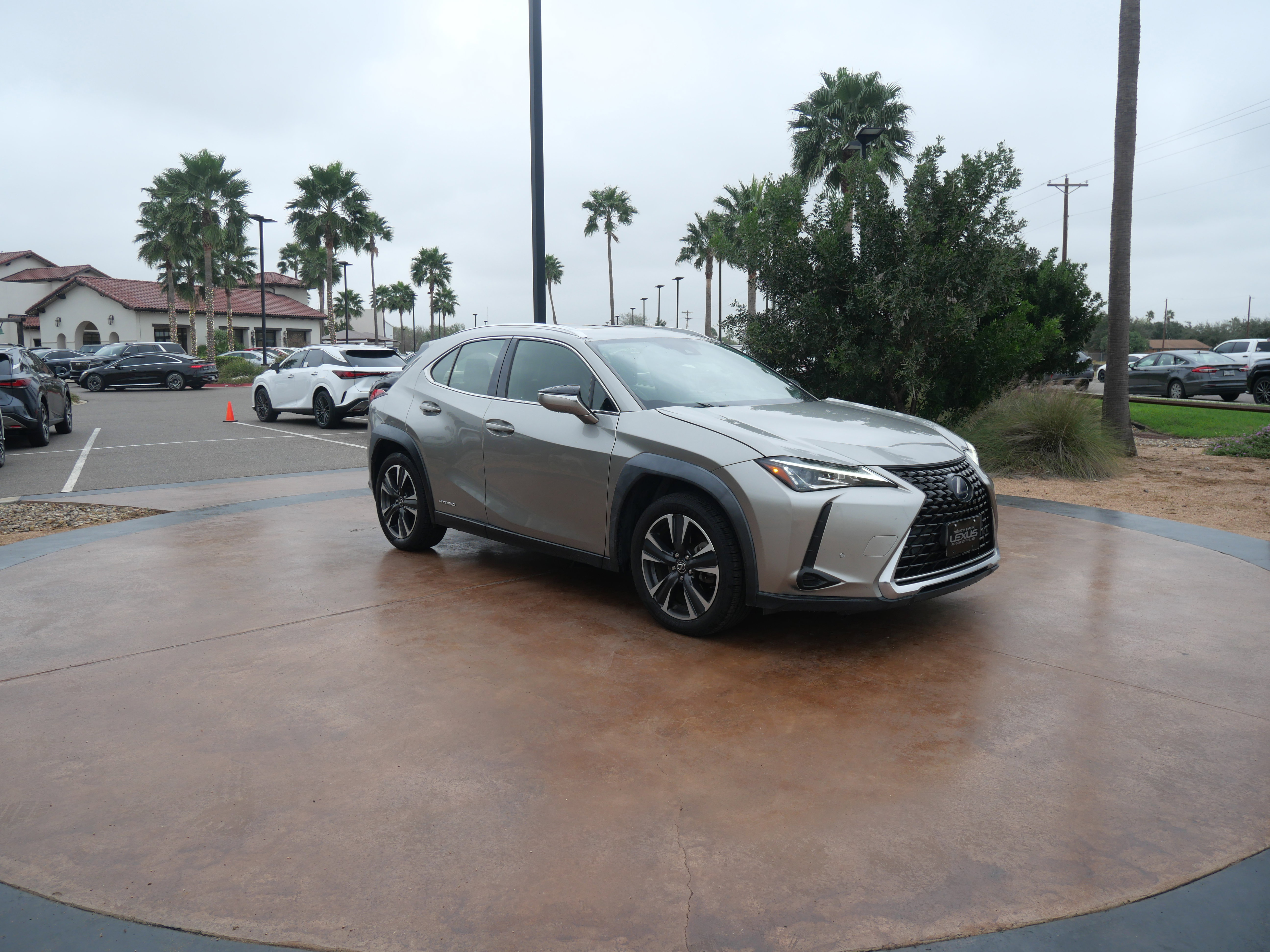 Used 2021 Lexus UX 250h w/ Premium Package image 1
