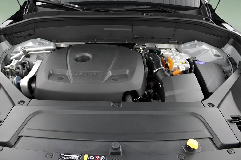 New 2025 Volvo XC90 T8 Plus w/ Protection Package Premier image 33