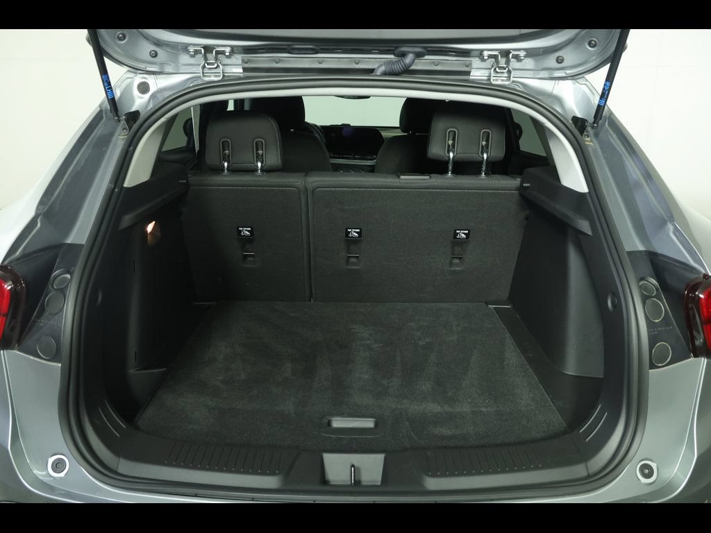 Used 2024 Chevrolet Trax LS w/ LS Convenience Package FWD image 9
