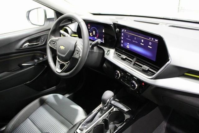 New 2026 Chevrolet Trax LT w/ Sunroof Package image 30