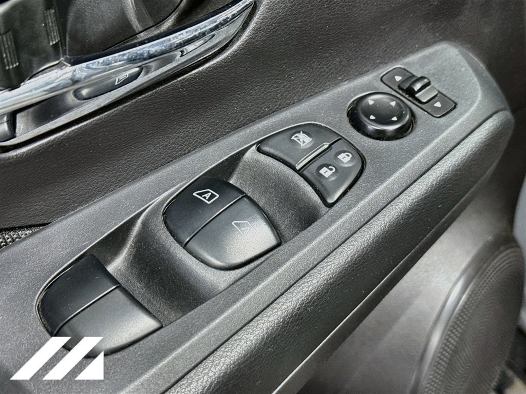 Used 2023 Nissan Kicks SV FWD image 19