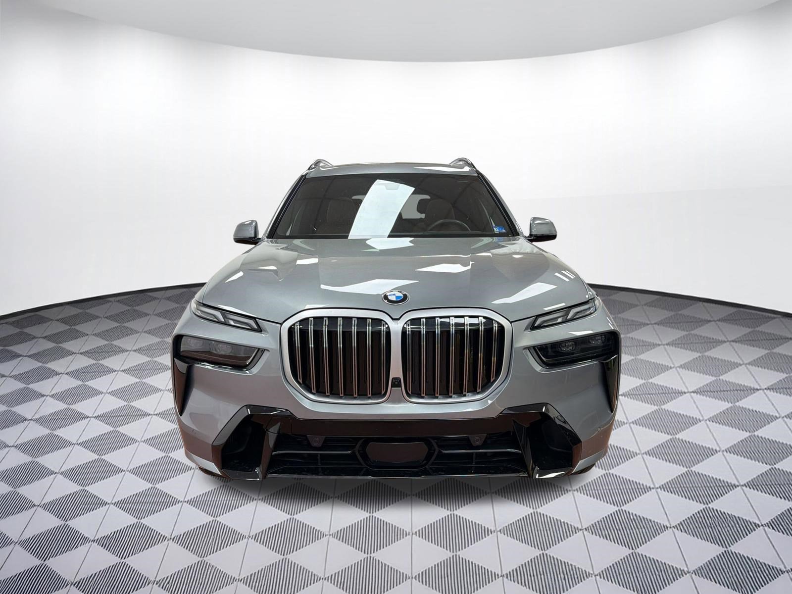 Certified 2024 BMW X7 xDrive40i w/ M Sport Package image 5