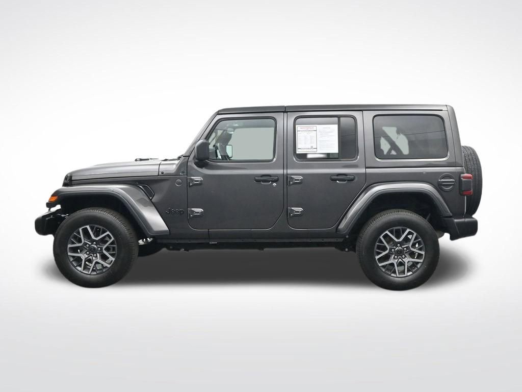 Used 2025 Jeep Wrangler Sahara AWD/4WD image 10