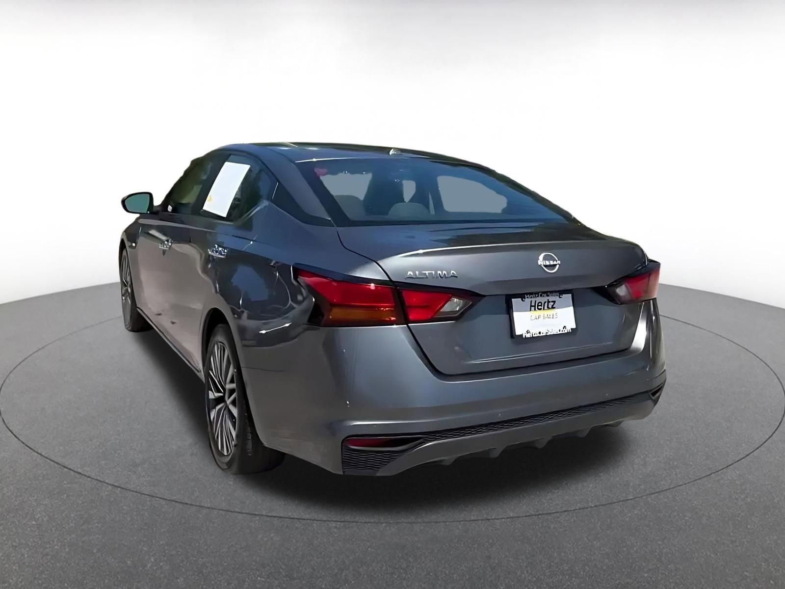 Used 2025 Nissan Altima 2.5 SV FWD image 11