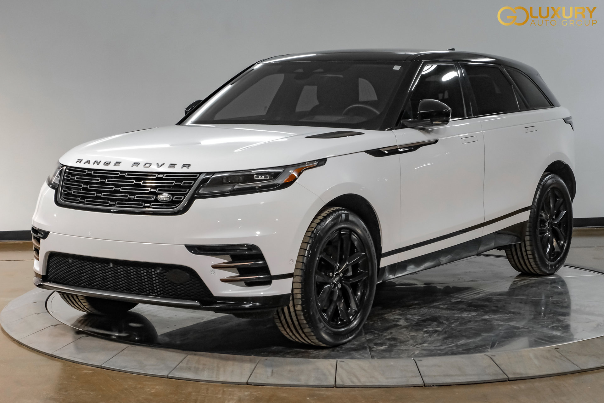 Used 2025 Land Rover Range Rover Velar Dynamic SE AWD/4WD image 8