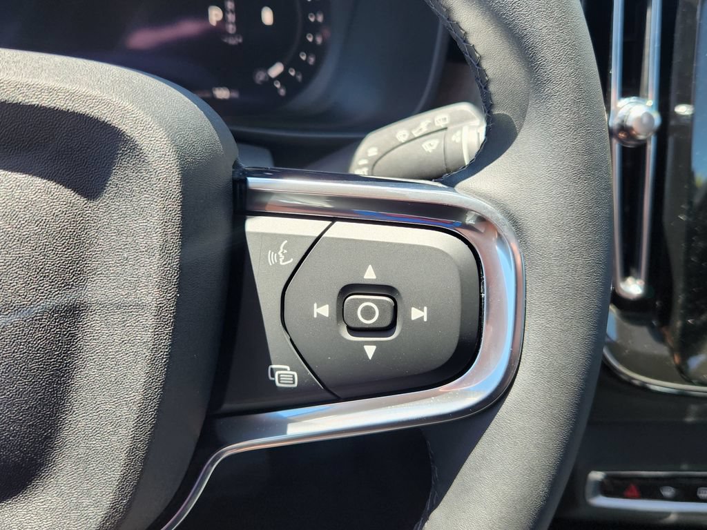 Used 2025 Volvo XC40 B5 Plus w/ Climate Package AWD/4WD image 21