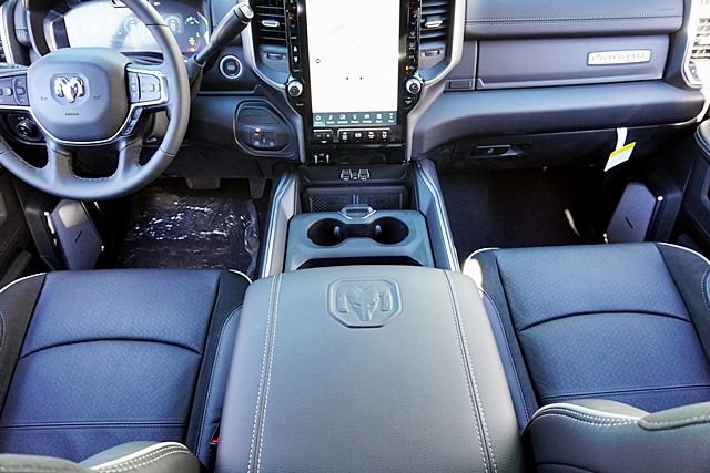 New 2026 RAM 2500 Laramie AWD/4WD image 29