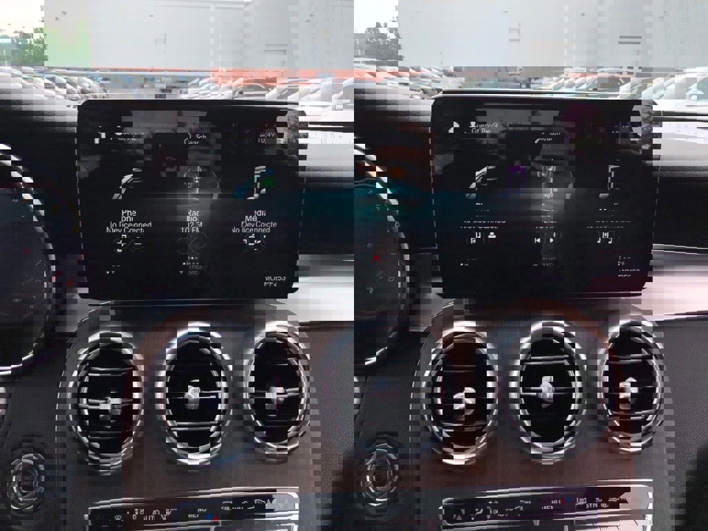 Used 2022 Mercedes-Benz GLC 300 4MATIC w/ Premium Package Lite image 21