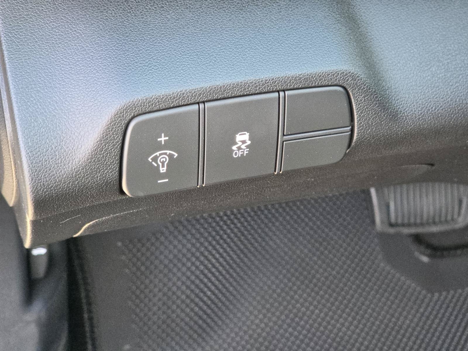 New 2026 Hyundai Elantra Limited FWD image 17