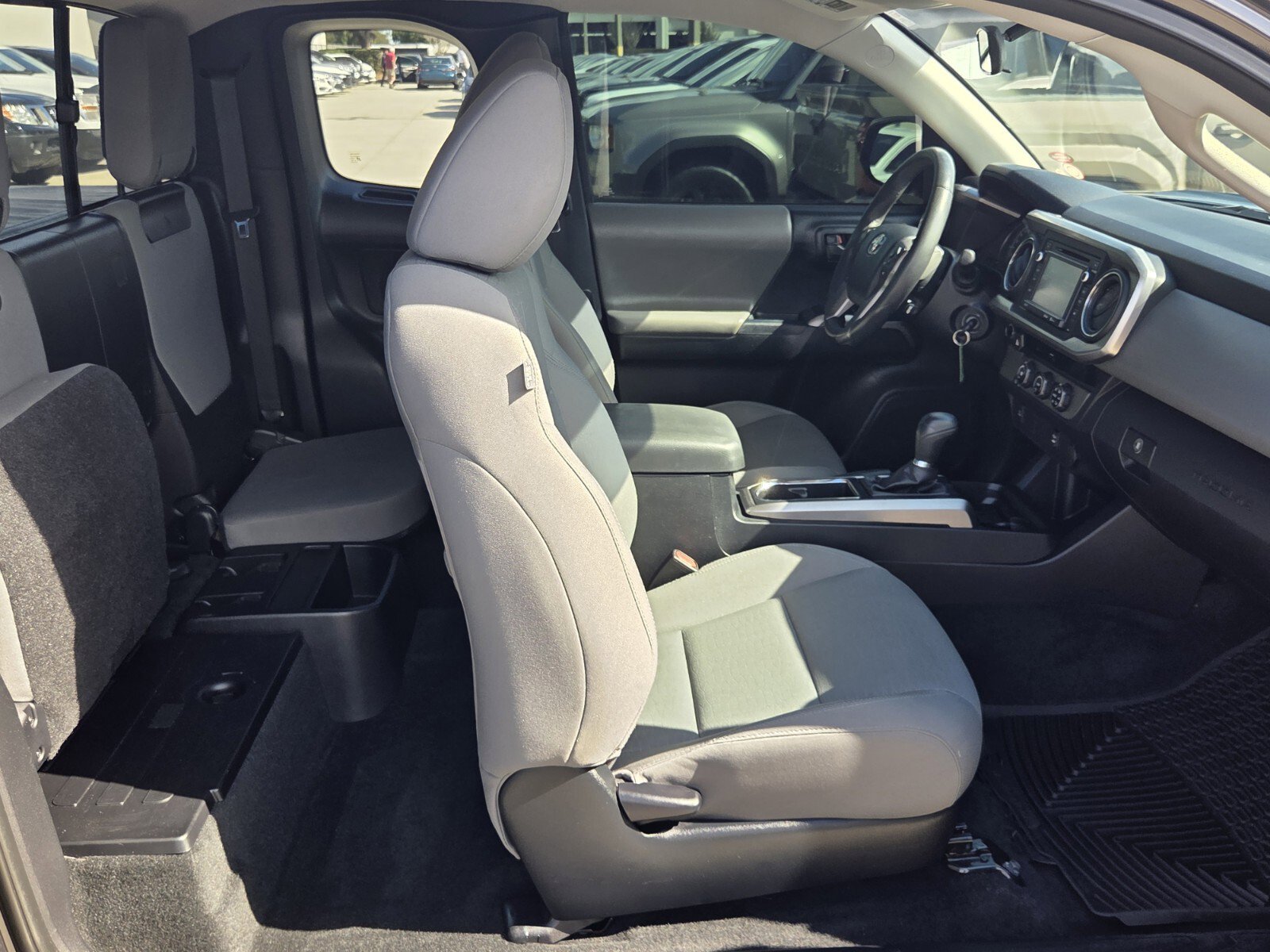 Certified 2016 Toyota Tacoma SR5 w/ Towing Package image 10