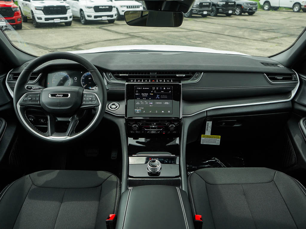 New 2025 Jeep Grand Cherokee Laredo X w/ Luxury Tech Group I image 13