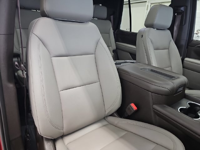 Used 2022 Chevrolet Tahoe LT w/ Luxury Package AWD/4WD image 30