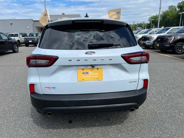 Certified 2025 Ford Escape ST-Line Select AWD/4WD image 6
