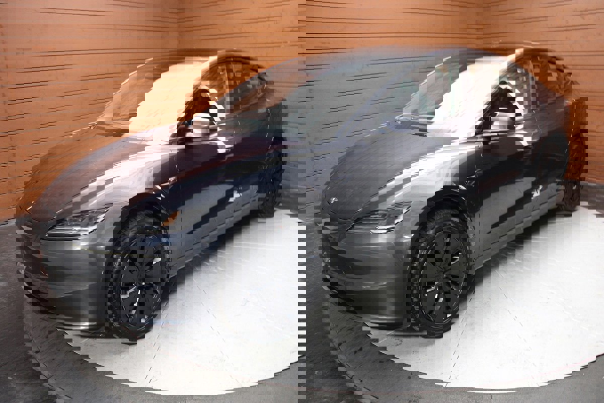 Used 2025 Tesla Model 3 Long Range image 8
