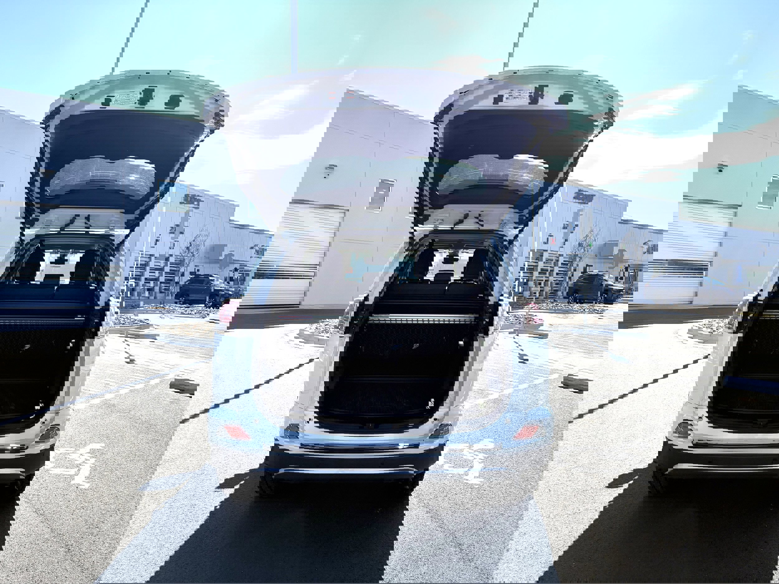 Used 2018 Toyota RAV4 Limited w/ Advanced Technology Package image 11