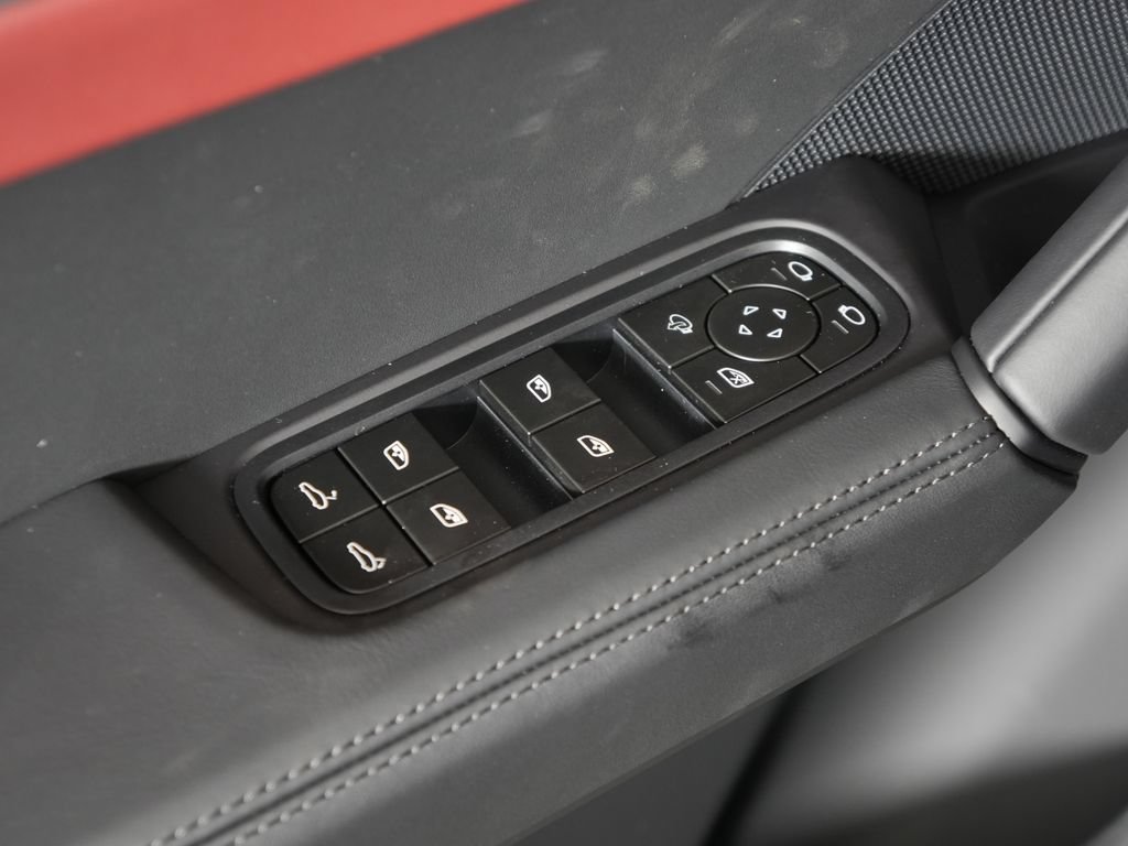 Certified 2026 Porsche Cayenne S AWD/4WD image 15