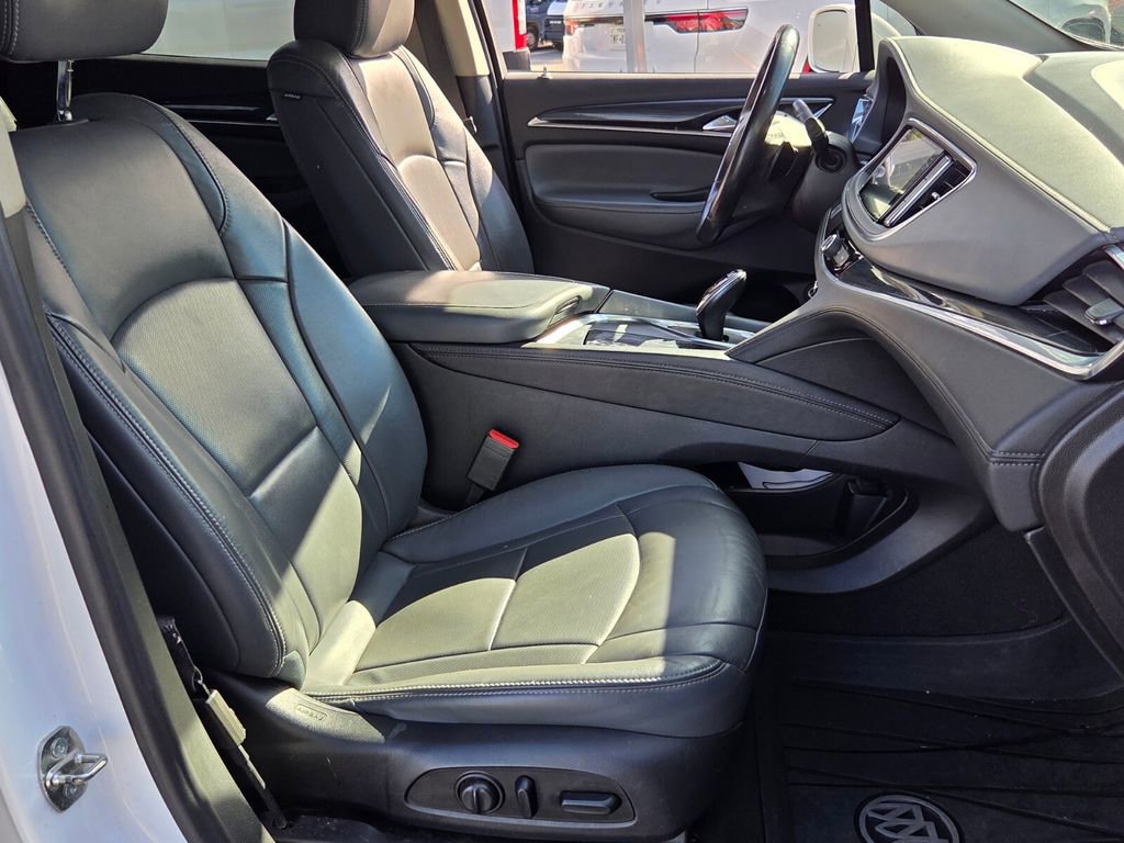 Used 2020 Buick Enclave Essence image 16