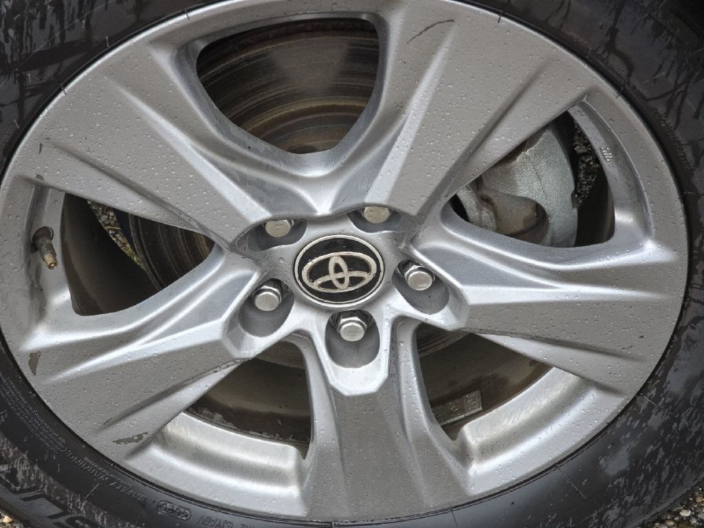Used 2024 Toyota RAV4 XLE FWD image 11
