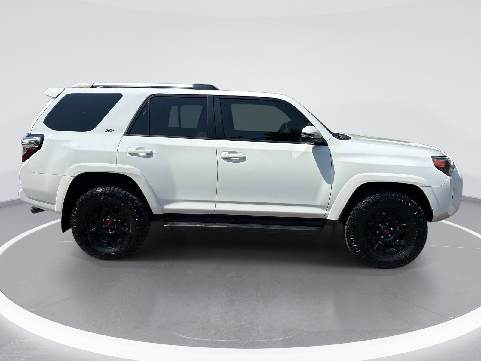 Used 2023 Toyota 4Runner SR5 Premium w/ Moonroof Package AWD/4WD image 9