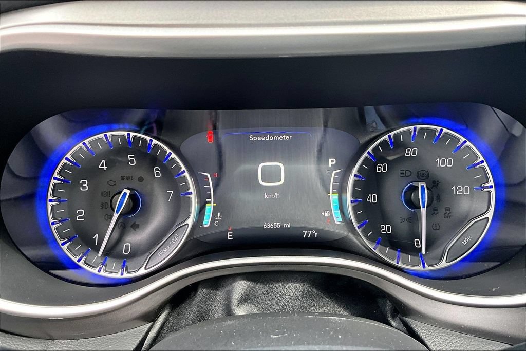 Used 2023 Chrysler Pacifica Touring-L FWD image 13