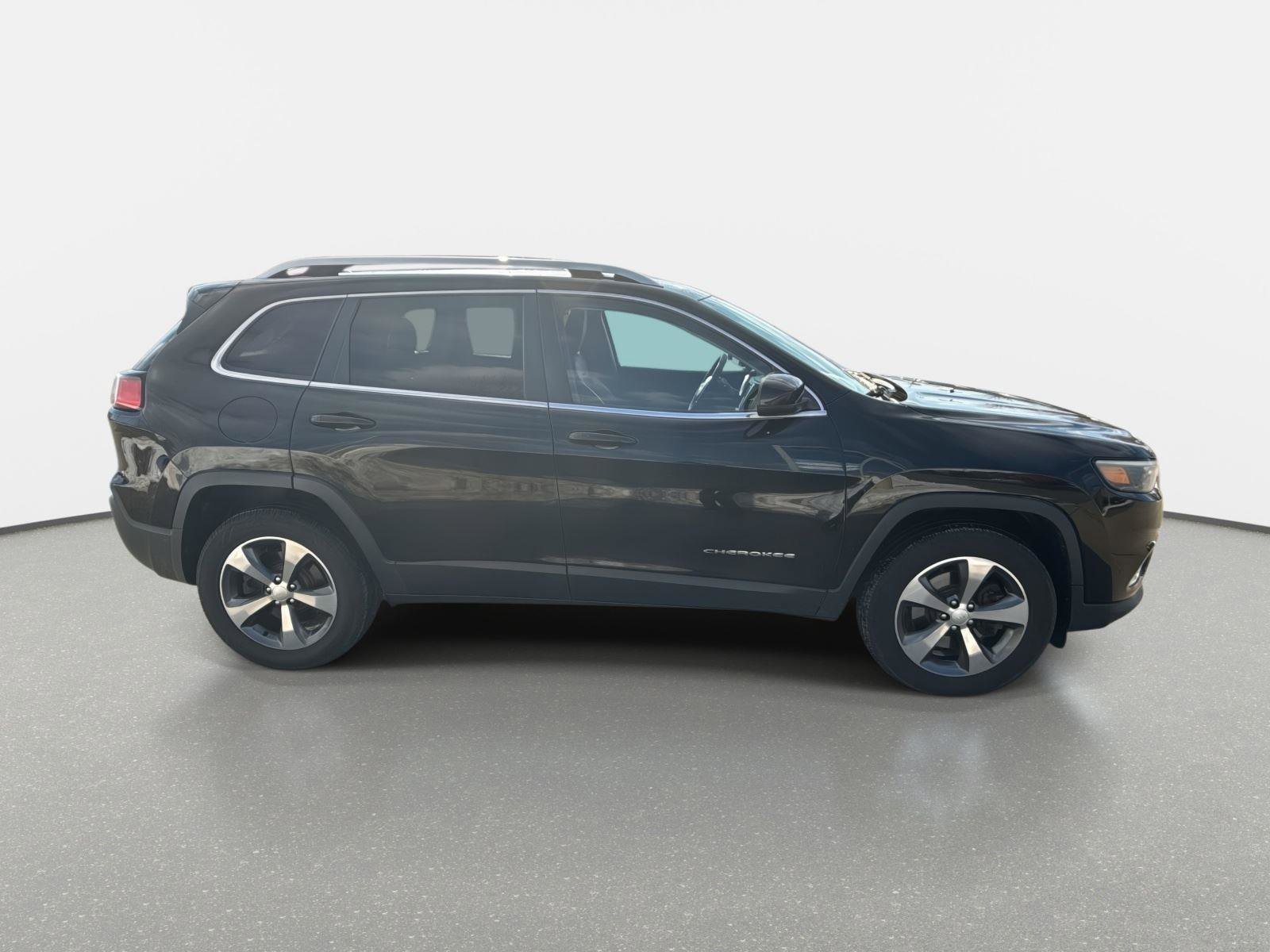 Used 2019 Jeep Cherokee Limited image 4