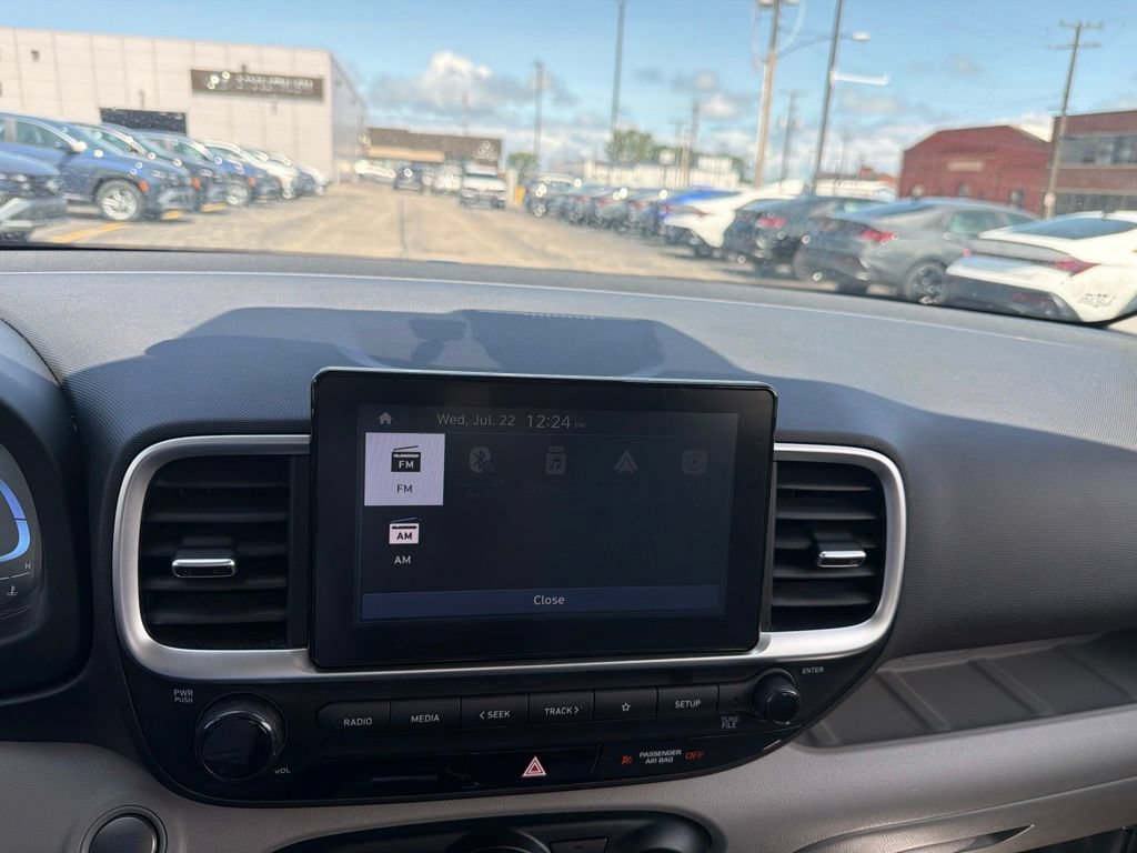 Certified 2024 Hyundai Venue SEL FWD image 24