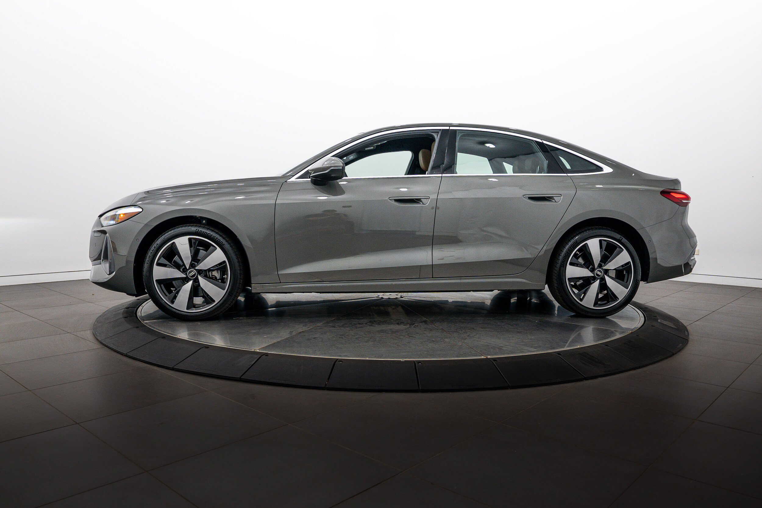 Used 2025 Audi A5 2.0T Premium w/ Convenience Package AWD/4WD image 6
