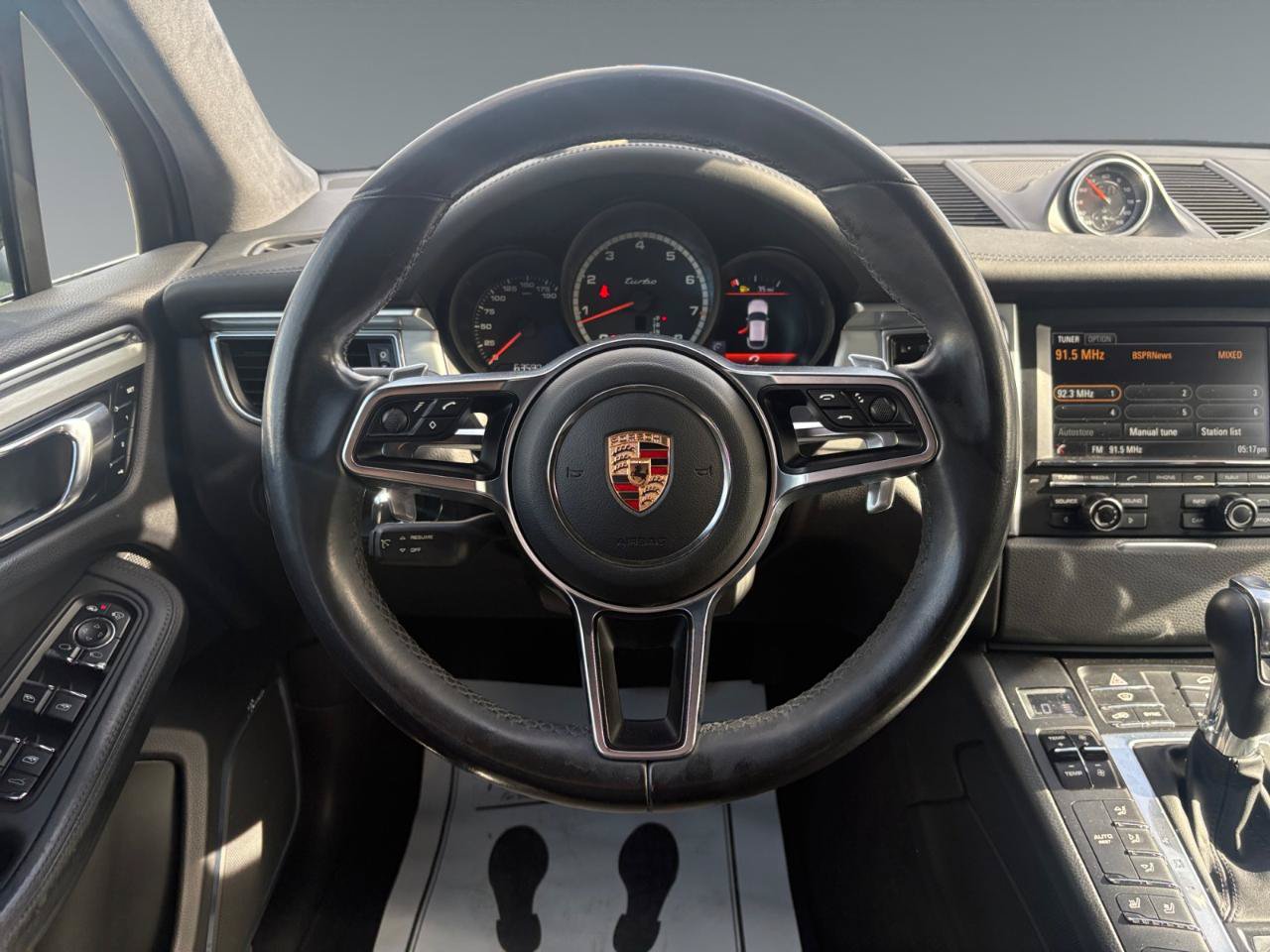Used 2015 Porsche Macan Turbo AWD/4WD image 12