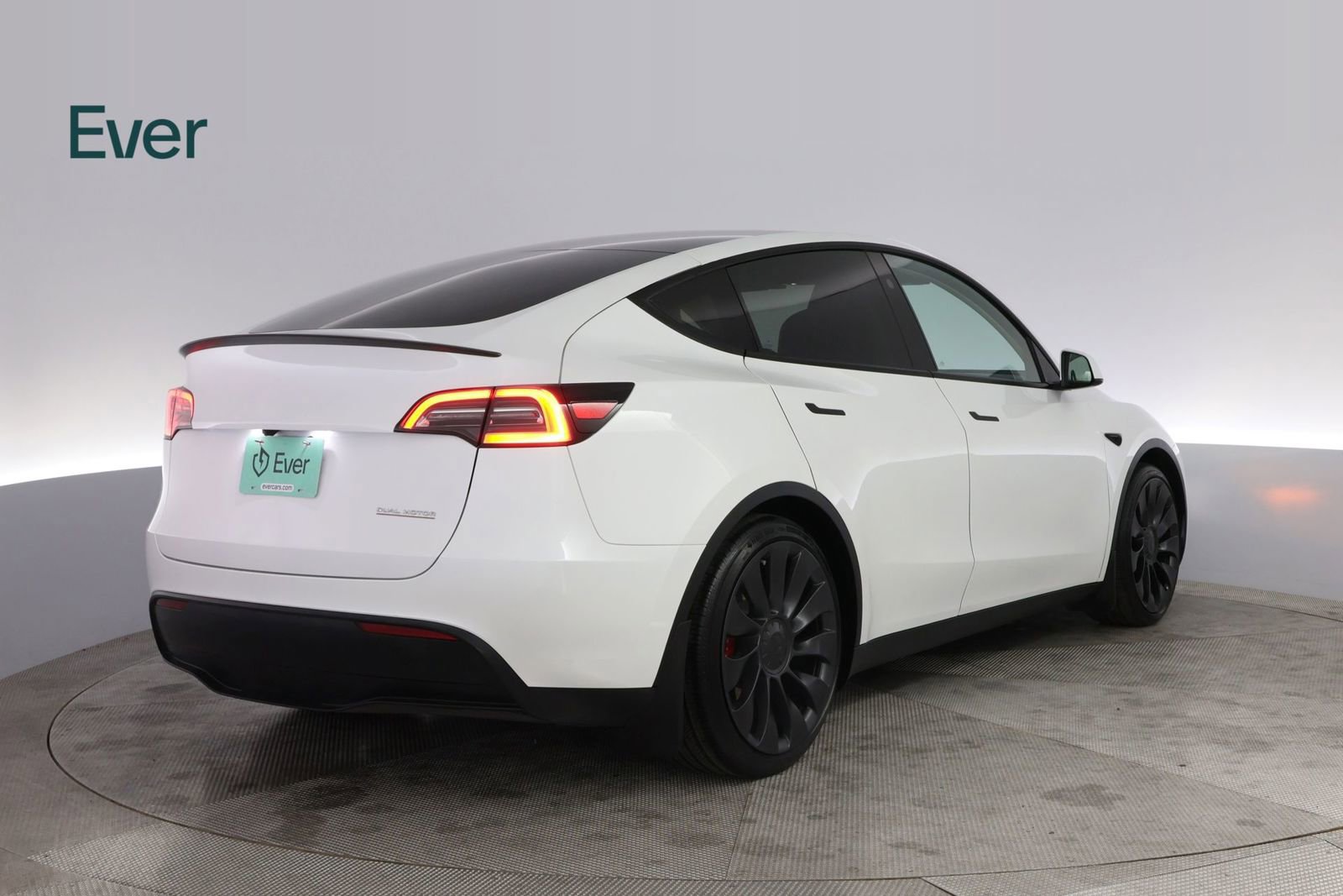 Used 2024 Tesla Model Y Performance AWD/4WD image 3