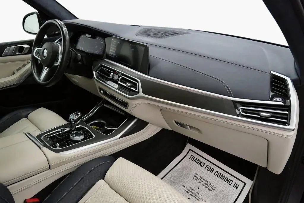 Used 2022 BMW X7 M50i image 18