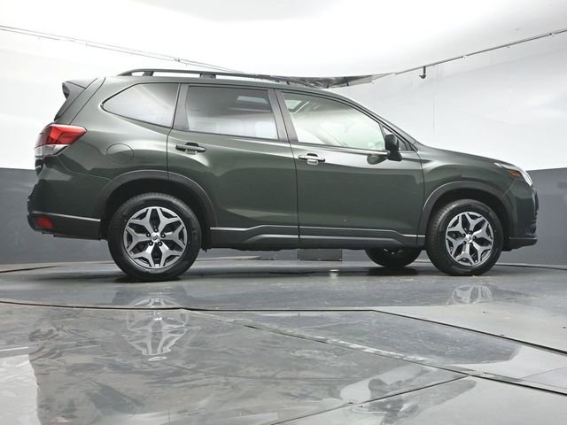 Used 2023 Subaru Forester Premium image 40